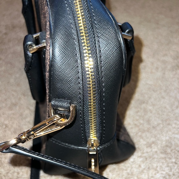 Like New Michael Kors Satchel - Picture 6 of 16